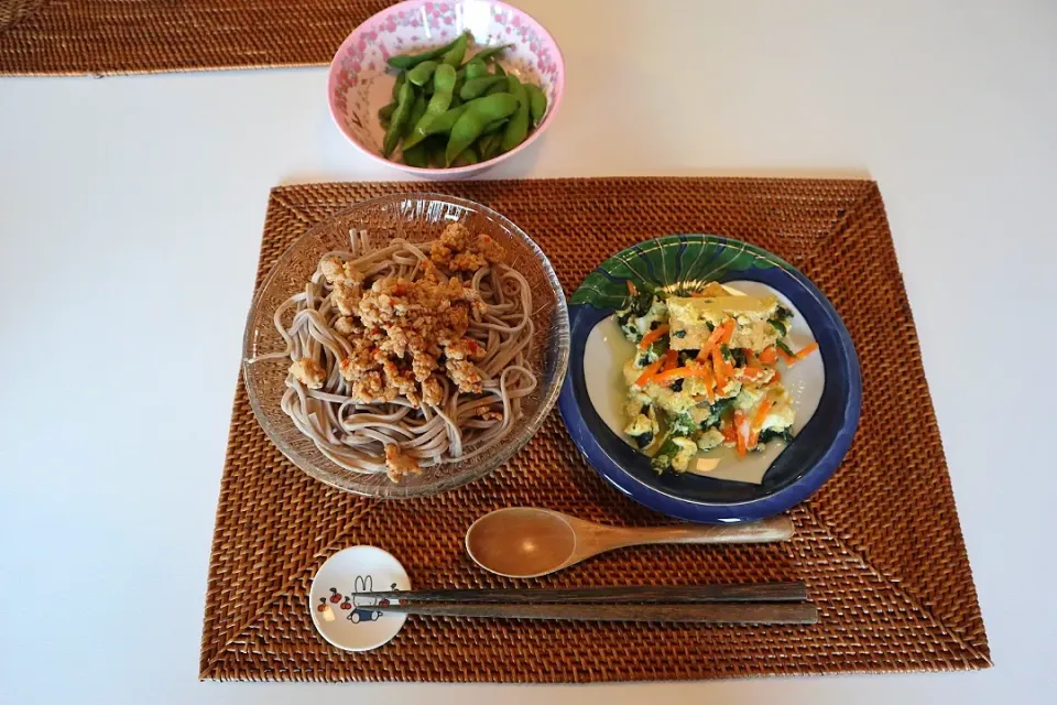 Snapdishの料理写真:今日の夕食 担々蕎麦、厚揚げの塩麹卵とじ、枝豆|pinknari🐰🌈さん