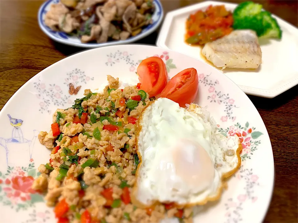 ガパオライス、タラのムニエル ラタトゥイユソース、ナスと豚肉のポン酢炒め|なちゃむさん