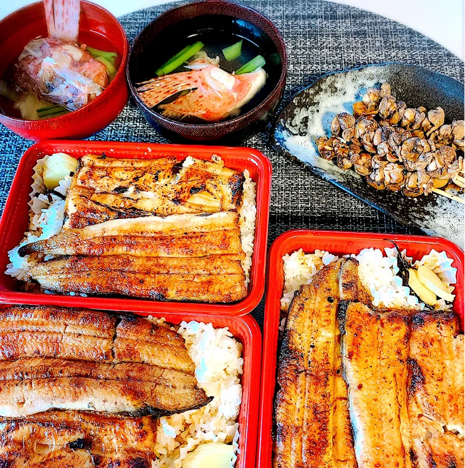 Snapdishの料理写真:🍀今夜の晩ご飯❣️うなぎ弁当🍱5/23|mico1217さん