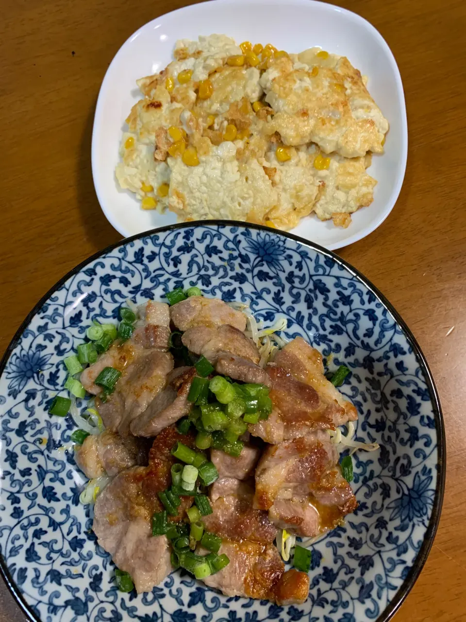 自家製熟成肉を焼いました。豆腐とコーンのモッチリ焼きはだし醤油&ワサビで|レモンさん