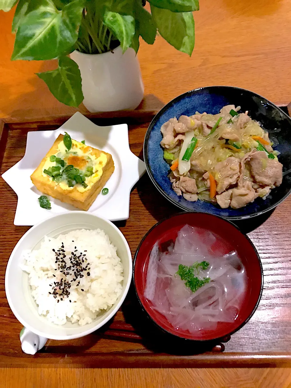 豚肉と春雨の甘辛炒め、生揚げの葱マヨチーズ🧀焼き、大根ときくらげのスープ|Iggywiggyさん