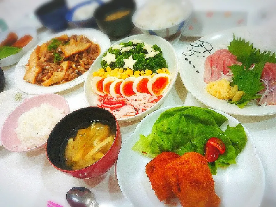 Snapdishの料理写真:夕食(^ー^)
豚肉と厚揚げとしめじのスタミナ旨だれ炒め
子供達→マグロフライ
パパさん→お刺身
サラダ(ブロッコリー、ゆで卵、カニカマ、コーン、チーズ)
ごぼう醤油漬け
お味噌汁(絹さや、油揚げ)|プリン☆さん