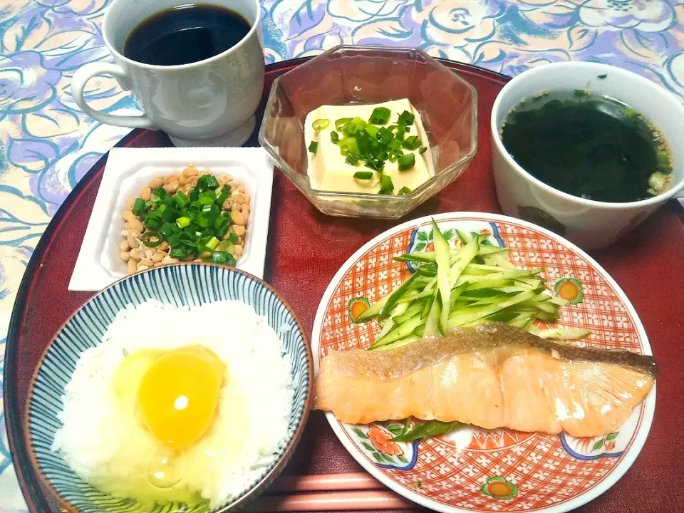 よねばーばの朝ごはん
日曜日は朝食定番料理|yoneばーばさん