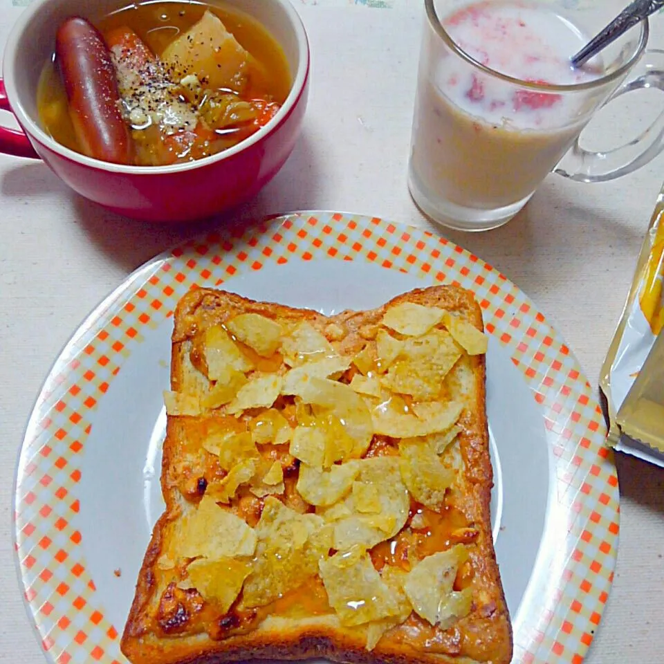 ピーナッツバターポテトチップストースト🍞蜂蜜がけ|うたかた。さん