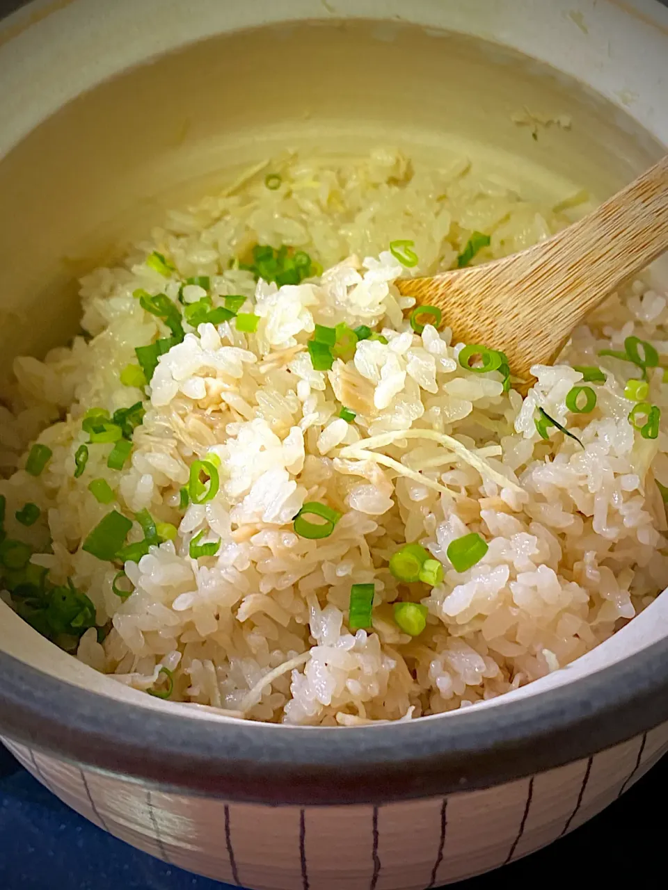 土鍋釜で！帆立貝柱の炊き込みご飯🍚千切りショウガが味の決め手|Michiyo Shimizuさん