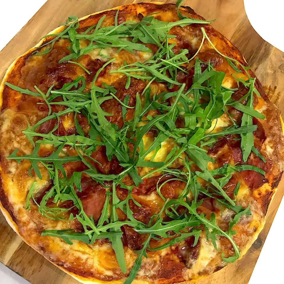 Homemade Parma ham and rocket pizza|mini by minitさん