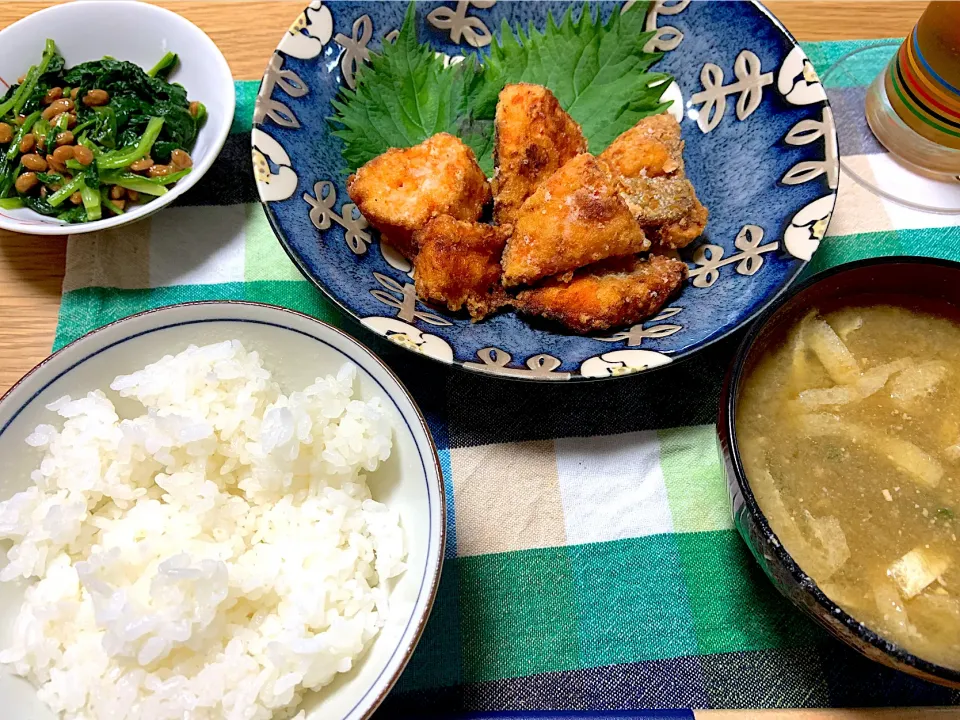 ご飯＊鮭の竜田揚げ＊納豆和え＊豚肉の煮物＊お味噌汁|maiさん