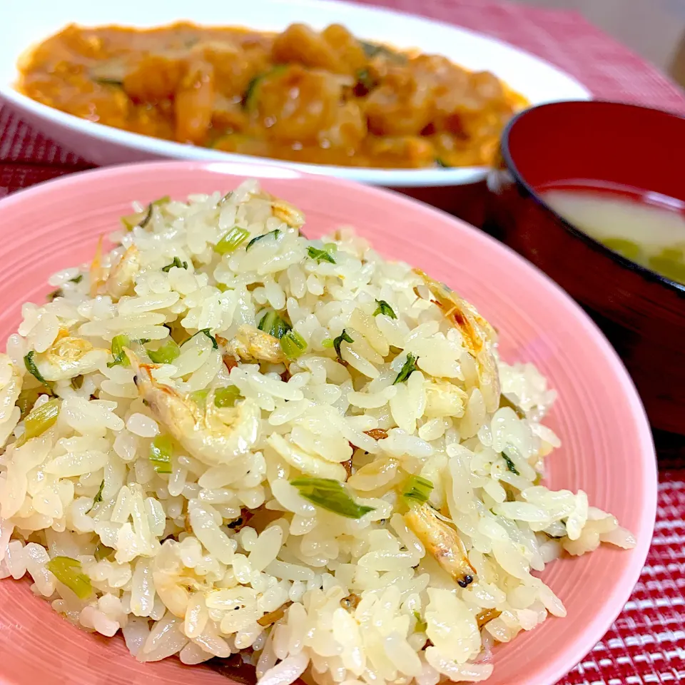 桜海老と塩昆布のかぶの葉ちりめんじゃこ入り炊き込みご飯|Sakuraさん