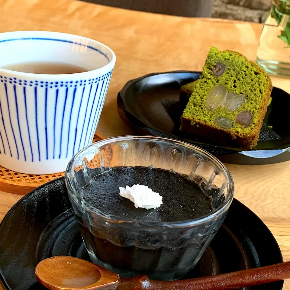 マシュマロで作った黒ごまプリンと甘納豆入り抹茶パウンドケーキ|sai_._ka.1110さん