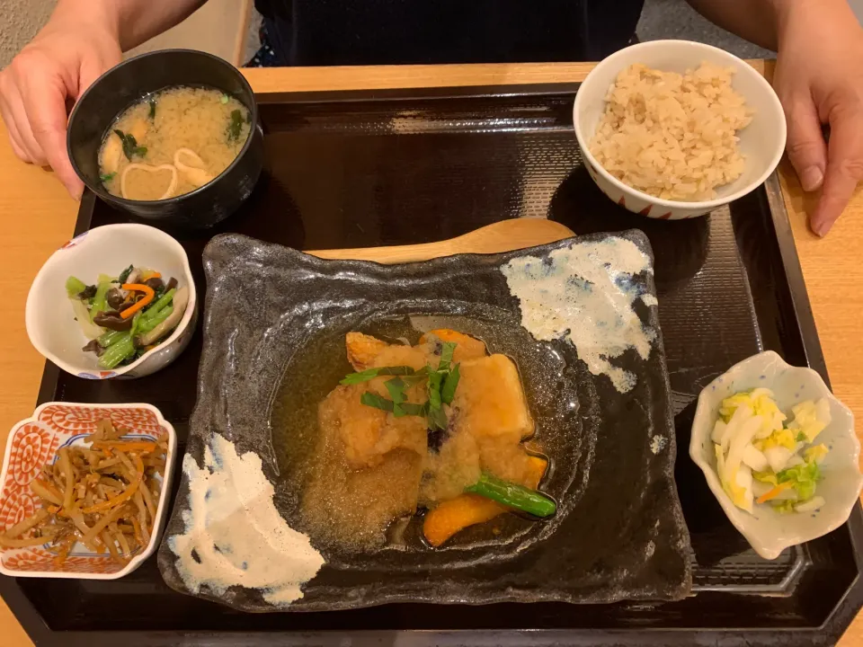 寅福　旬の魚と季節の野菜と豆腐の煮おろしかけ定食|Morito Kamiyaさん