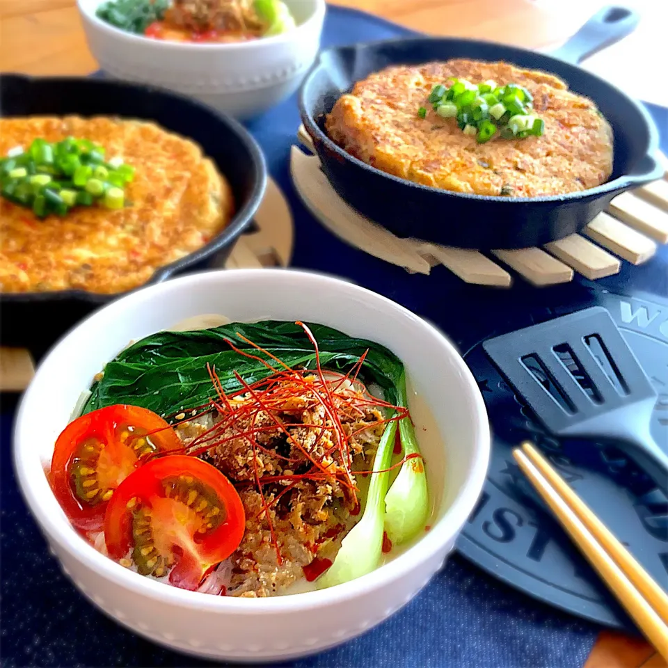 鯖味噌缶で冷やし坦々麺風豆乳素麺と大和芋のお好み焼き🍜|Naoさん