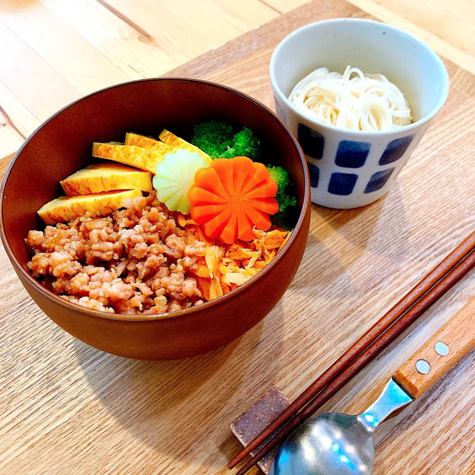 三色丼とミニ素麺セット✴︎|あやみんさん