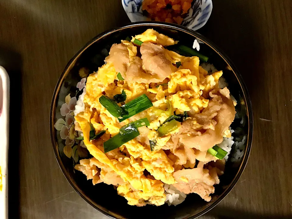 バラ肉卵のとろみあんかけ丼|okeiko🎶さん