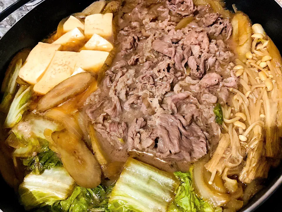 安い牛肉ですき焼き風煮込み🐃🐂🐄|たろめいさん