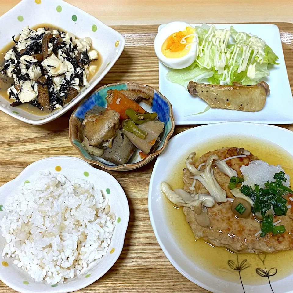 もち麦ご飯＆おろしあんかけハンバーグ＆手羽焼き＆豆腐ひじき＆筑前煮＆サラダ|☘️yumiko😘💕さん