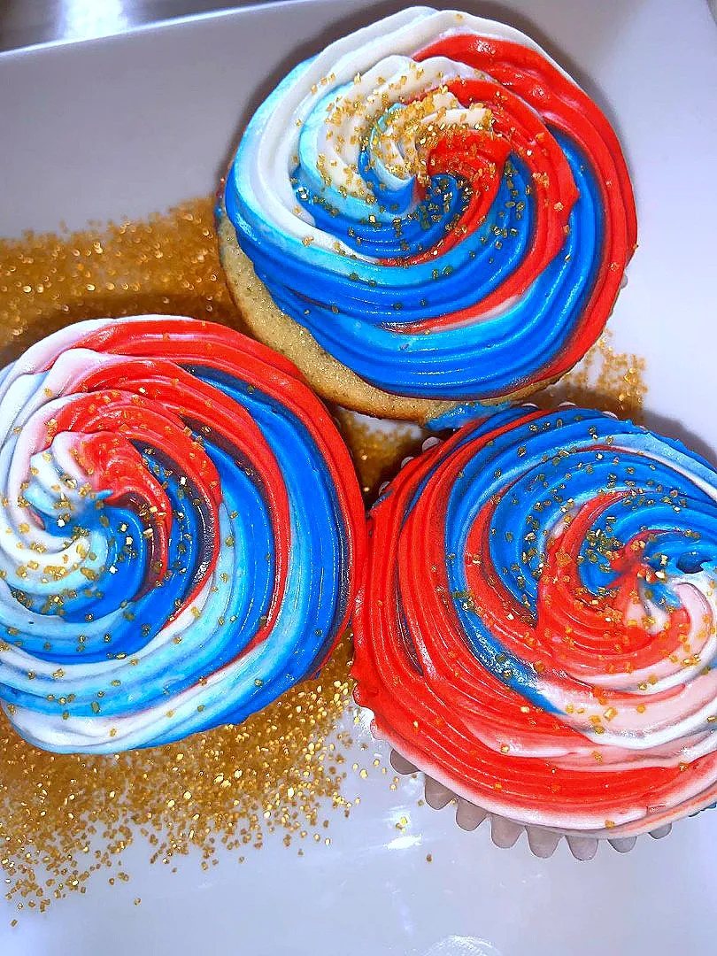 Memorial Day cupcakes!|geezgoodiesさん