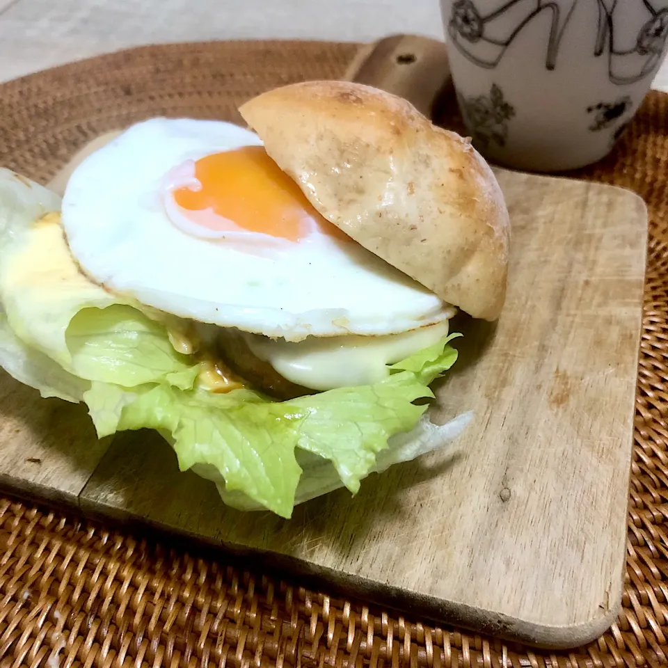 Snapdishの料理写真:てりたまチーズスパムバーガーの朝ごはん|ゆかｕさん