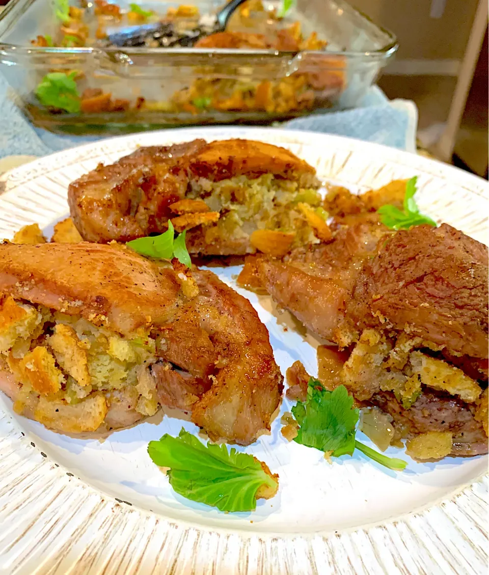 Boneless Stuffed Pork Chops|Alma's Home Kitchenさん