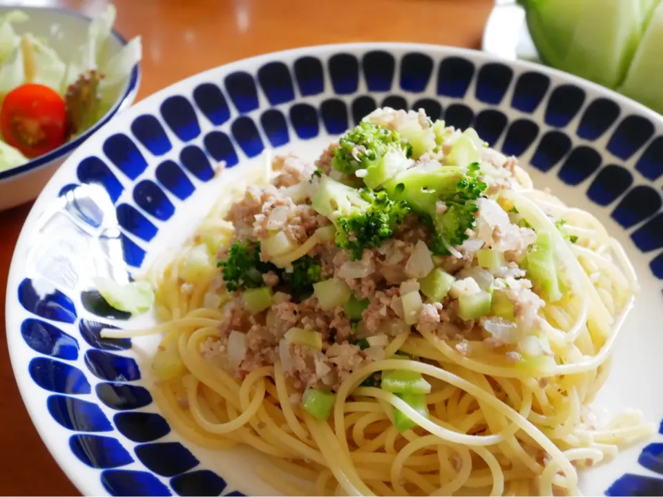 Snapdishの料理写真:20/05/26 ランチ♪ ブロッコリーとひき肉のパスタ|ikukoさん