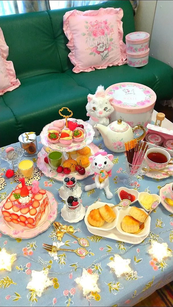 アフタヌーンティー🍰🍮☕|とししいたけさん