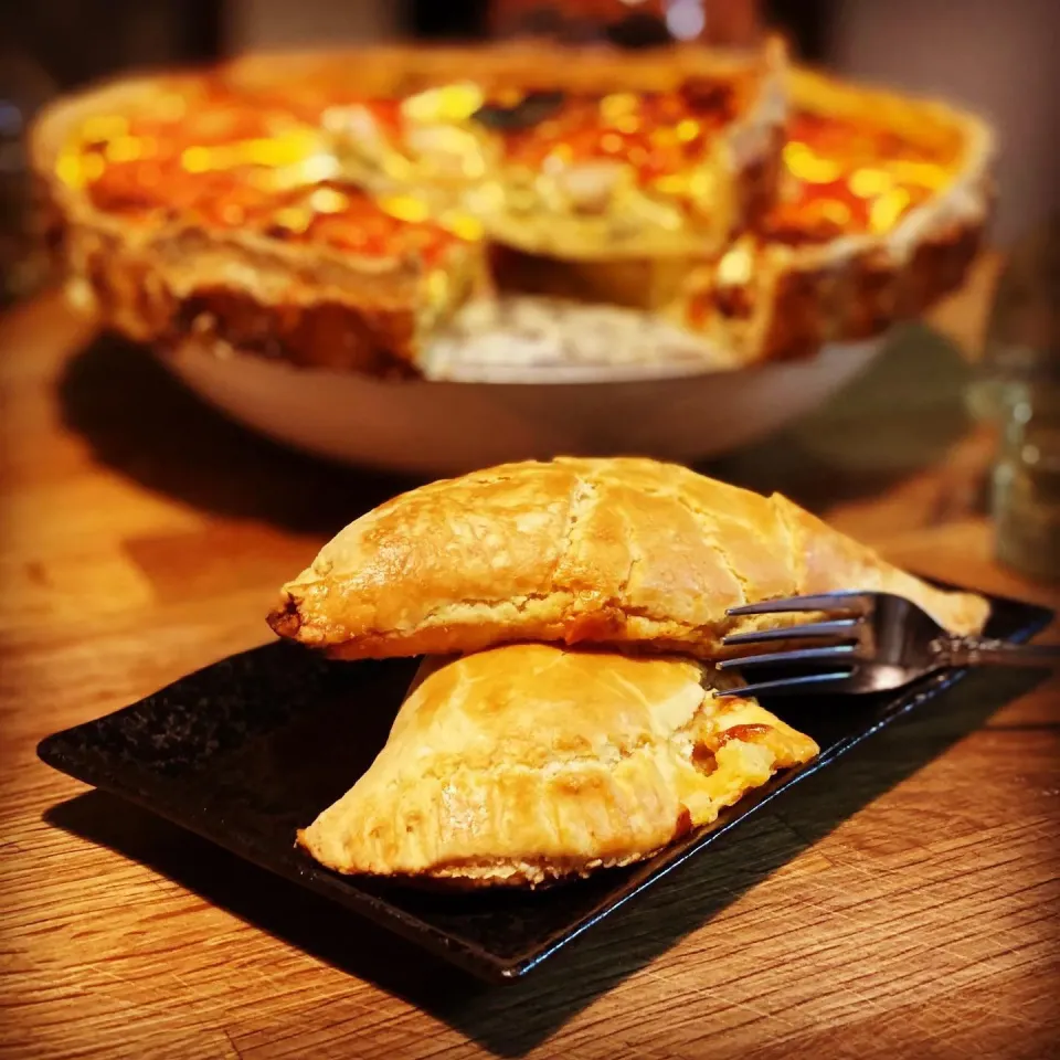 Cheese & Vegetable Pasties with A Prawn, Cheese Basil Quiche #quiche #homecooking #chefemanuel #ilovecooking|Emanuel Hayashiさん