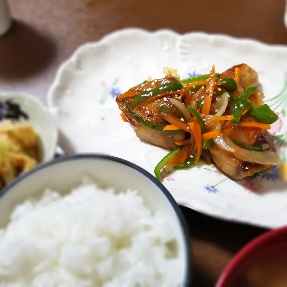 夕食◎ぶりの甘酢あんかけ🍚|しょちちさん