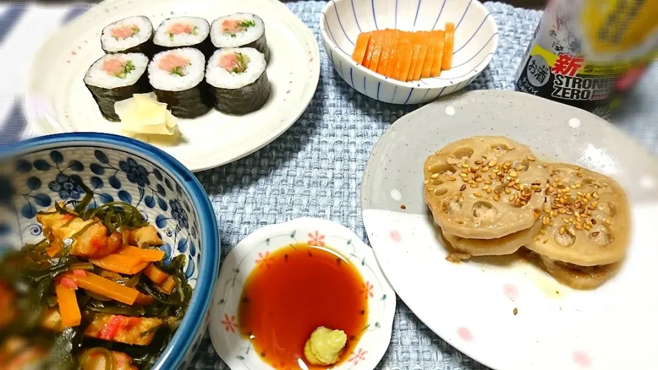 ★今夜の晩酌★
☆蓮根と豚ひき肉の挟み焼き
☆切り昆布とさつま揚げの煮物
☆ネギトロ巻き(スーパーのお買い得品)
☆人参の糠漬け|☆Chieco☆さん