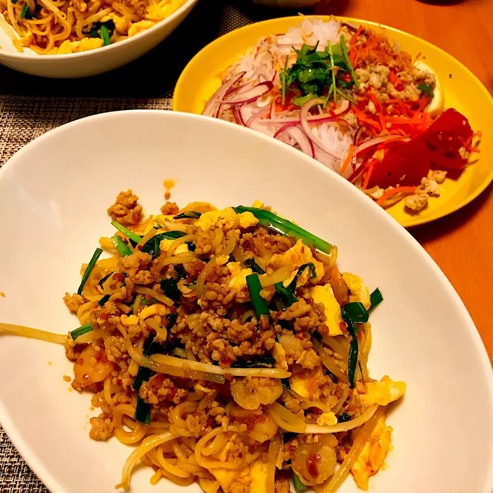 パッタイとヤムウンセン　焼きそばの蒸し麺を使いました(^^)|いのみん、お料理一年生さん