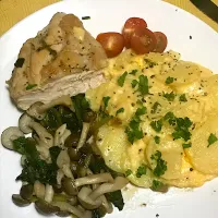 Garlic chicken with cheesy potato|LISAさん