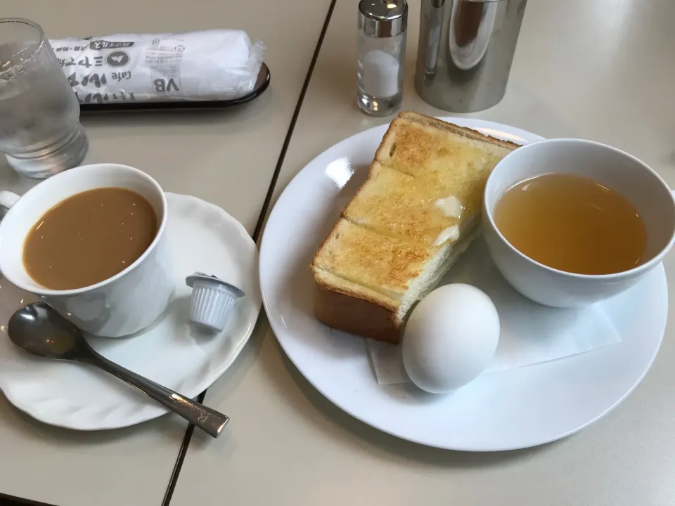 Snapdishの料理写真:コーヒーとトースト|手品先輩さん