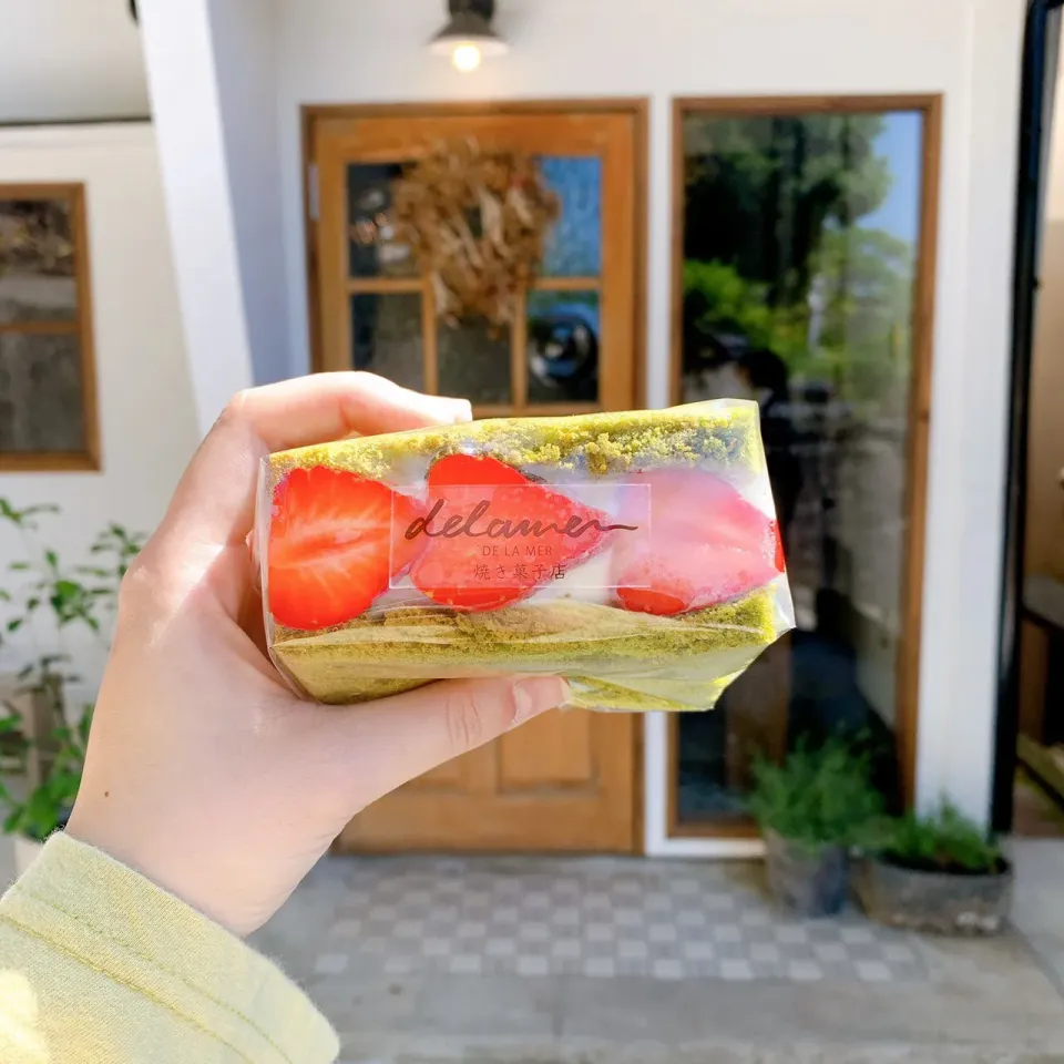 いちごのシフォンサンド🍓🤏|ちゃみこさん