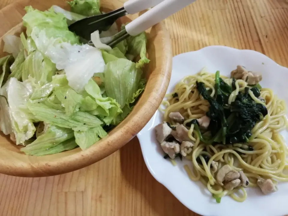 和風焼きそば、豚耳レタスサラダ|みぽりんさん