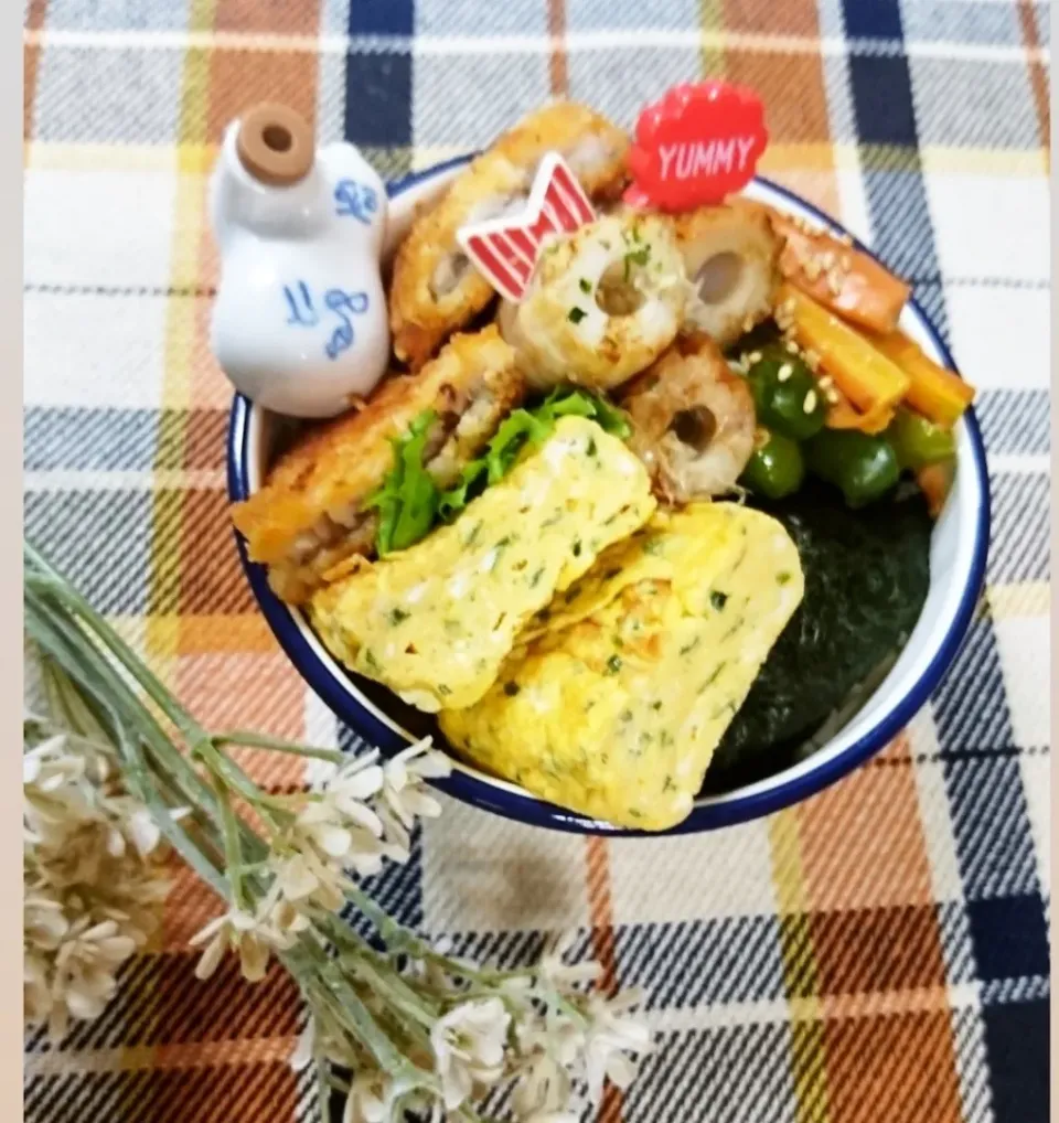 Snapdishの料理写真:めるぼ💟さんの料理 自粛待機の中で食べる！
【行楽🌸のり弁当】ランチ♪♪|fumi ◡̈⋆さん