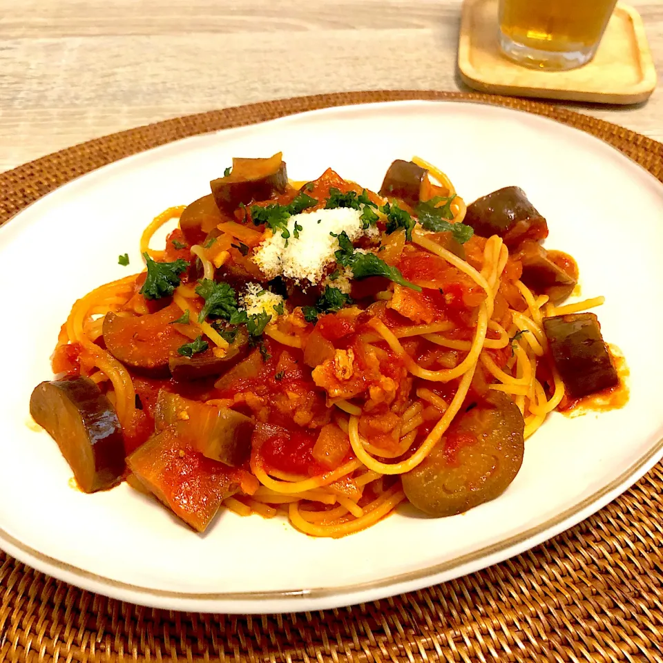 なすとベーコンのトマトソースパスタのお昼ごはん|ゆかｕさん