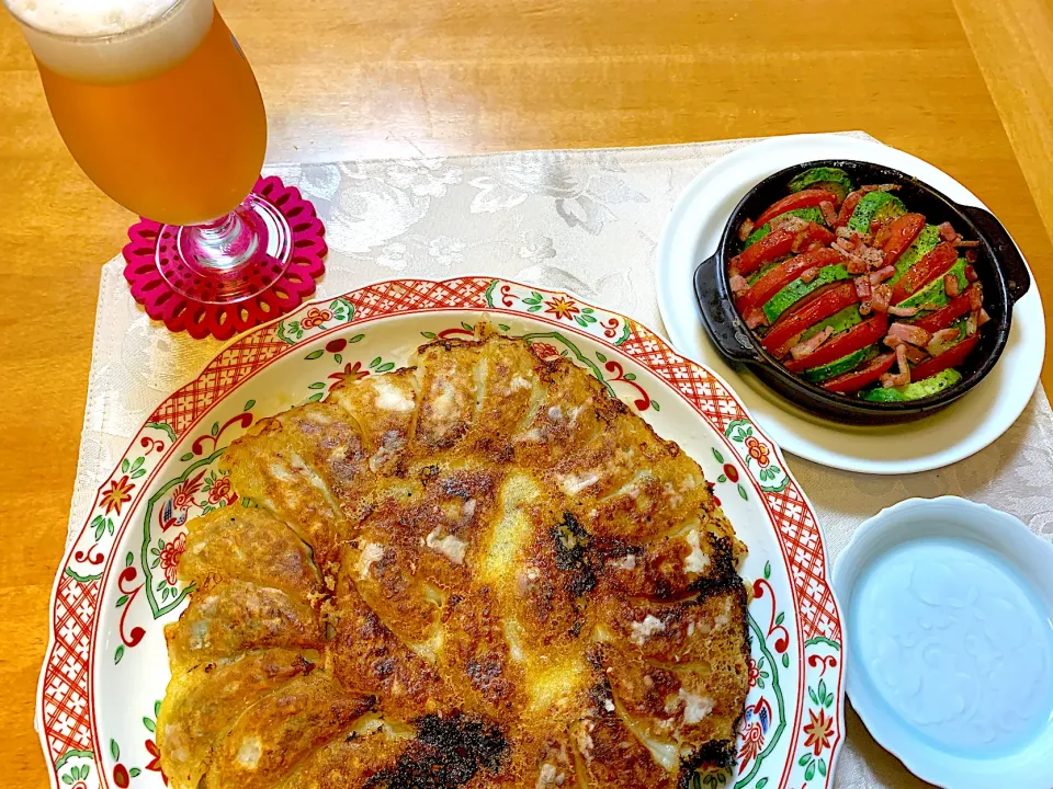 びせんさんの料理 羽根つき手作り餃子✴️

  アボカド🥑トマト🍅塩麹和え|fu♡さん