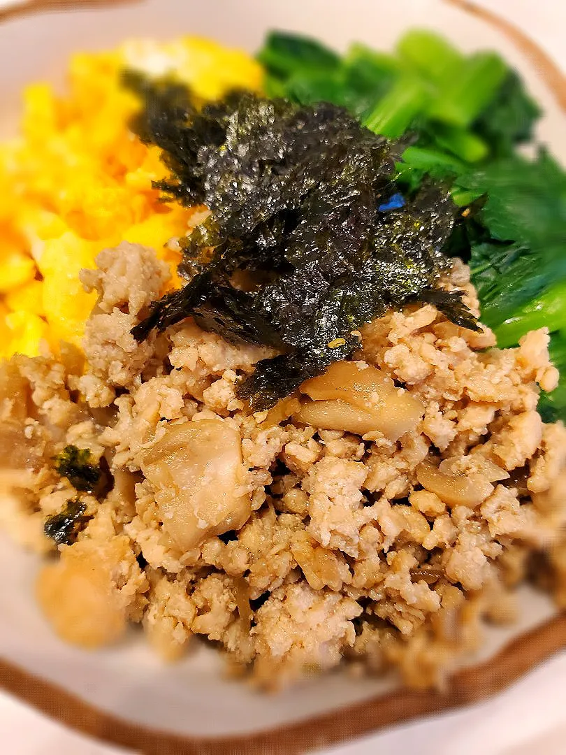 三色丼～鶏そぼろ～|主夫カズさん