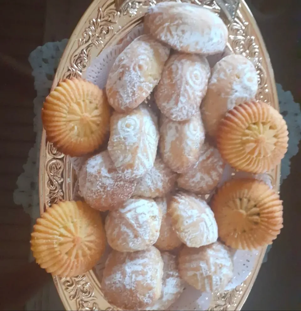 Mums delicious homemade Eid sweets; dates and nuts💞 mamoul 👌👌|adamさん