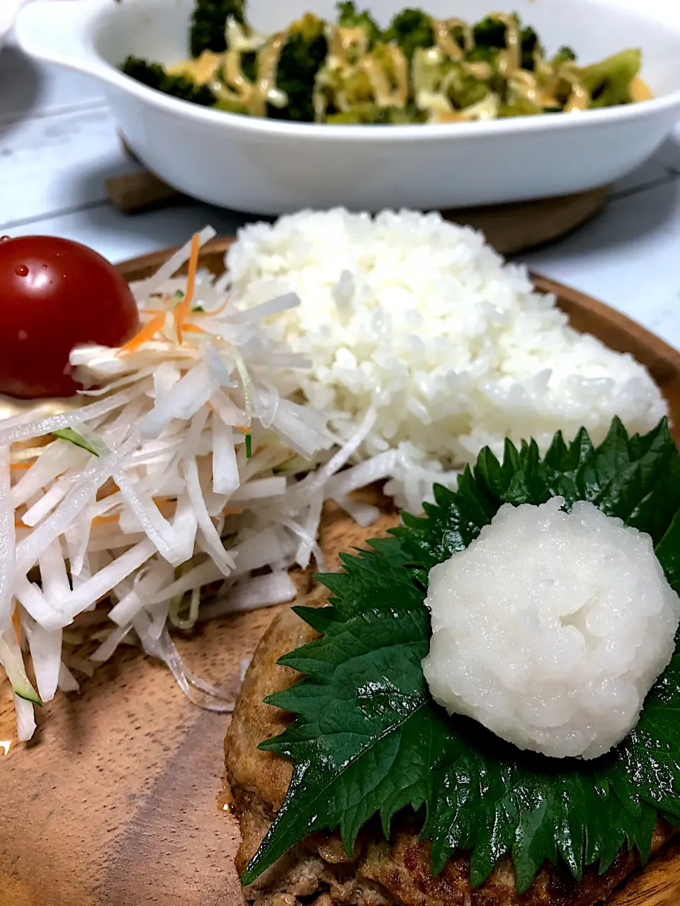 びっくりドンキー風ディナー🍽 おろしそバーグディッシュ&ブロッコリーの箱舟|ゆっきー♪さん