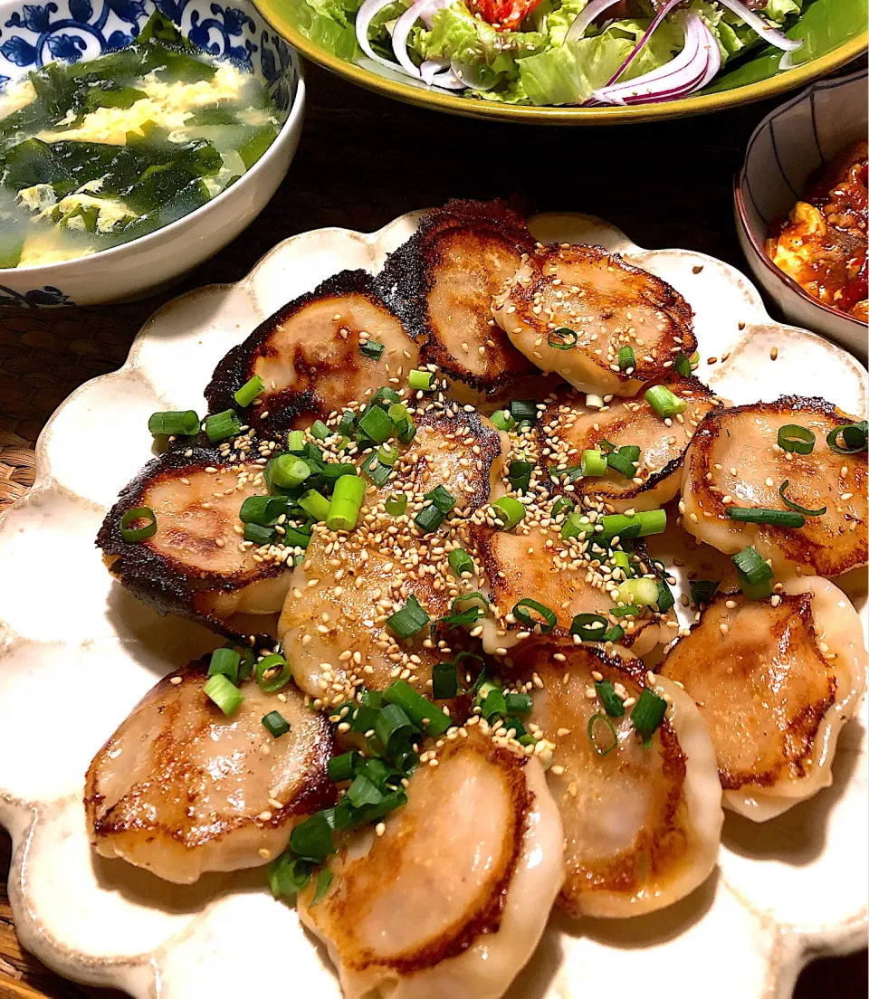 肉汁ジューシーミニ中華まん&ワカメタマゴスープ😋|けんちんさん