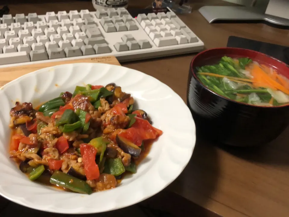 夏野菜の炒め物・人参とほうれん草の味噌汁|a-parkさん