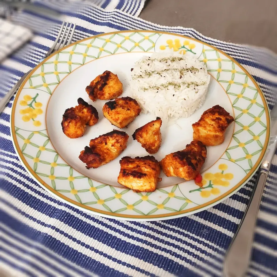 Deep fried chicken breast with spices and basmati rice|Ery_05さん