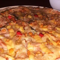 Snapdishの料理写真:pizza💛|hala's kitchenさん