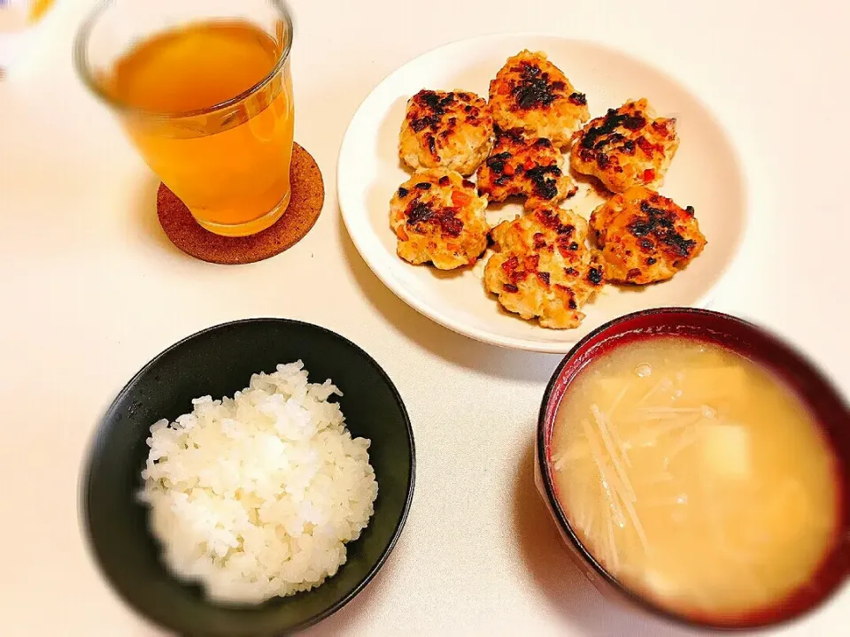 野菜炒めリメイク鶏肉ハンバーグ|suzuさん