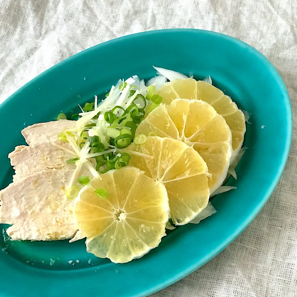 るん♪さんの料理 チキンと新玉日向夏のサラダ♪|SnapdishJPさん