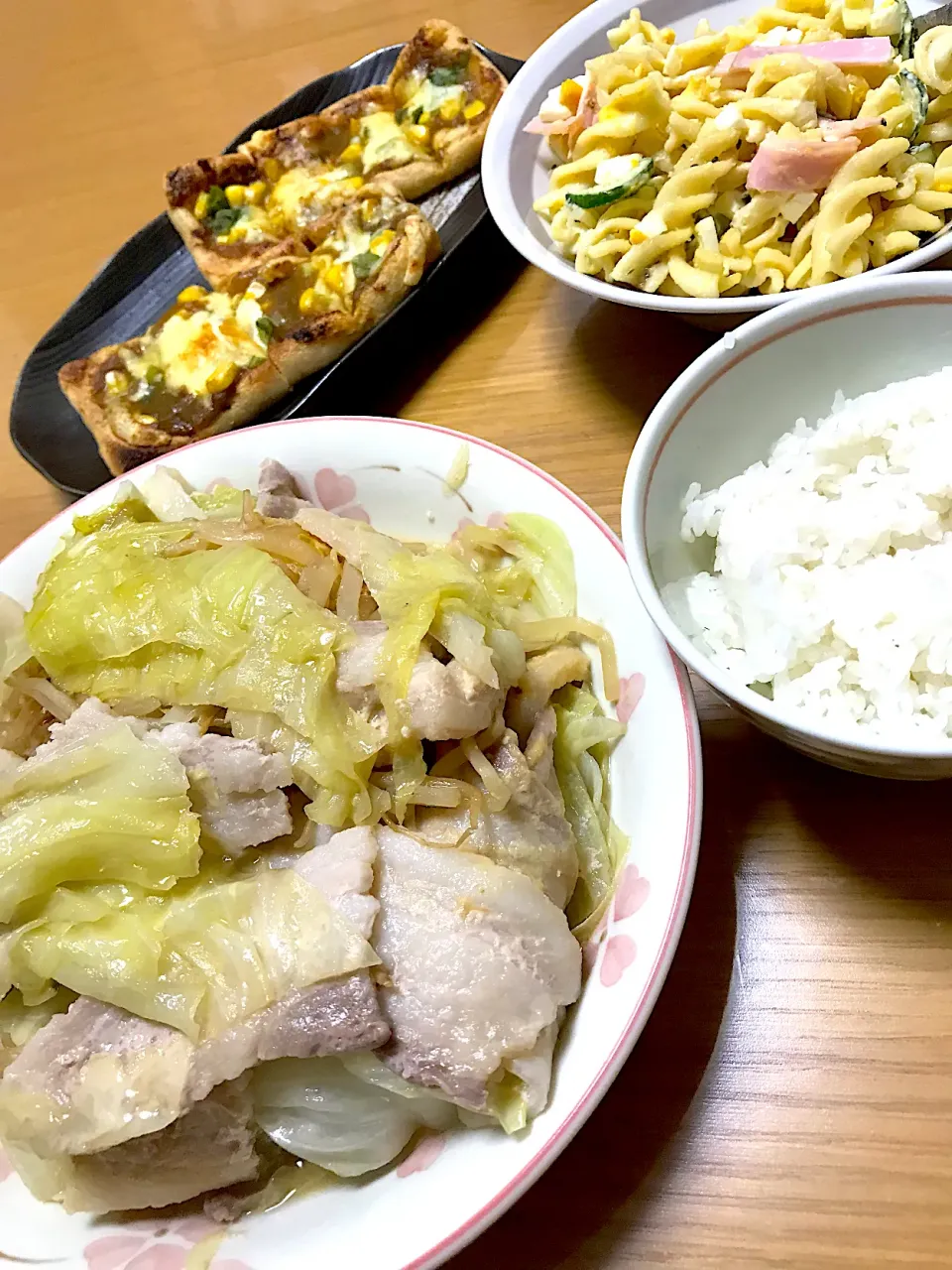 豚肉とキャベツの重ね蒸し&マカロニサラダ|sinさん