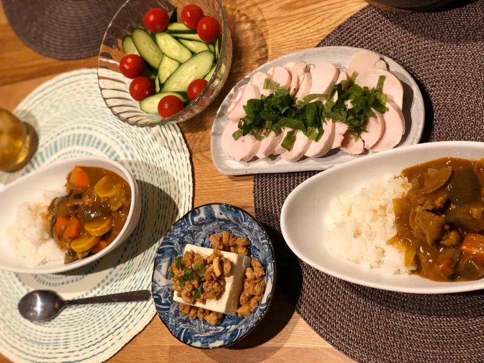 夏野菜カレー、鶏ハム、肉味噌豆腐|じょんさん