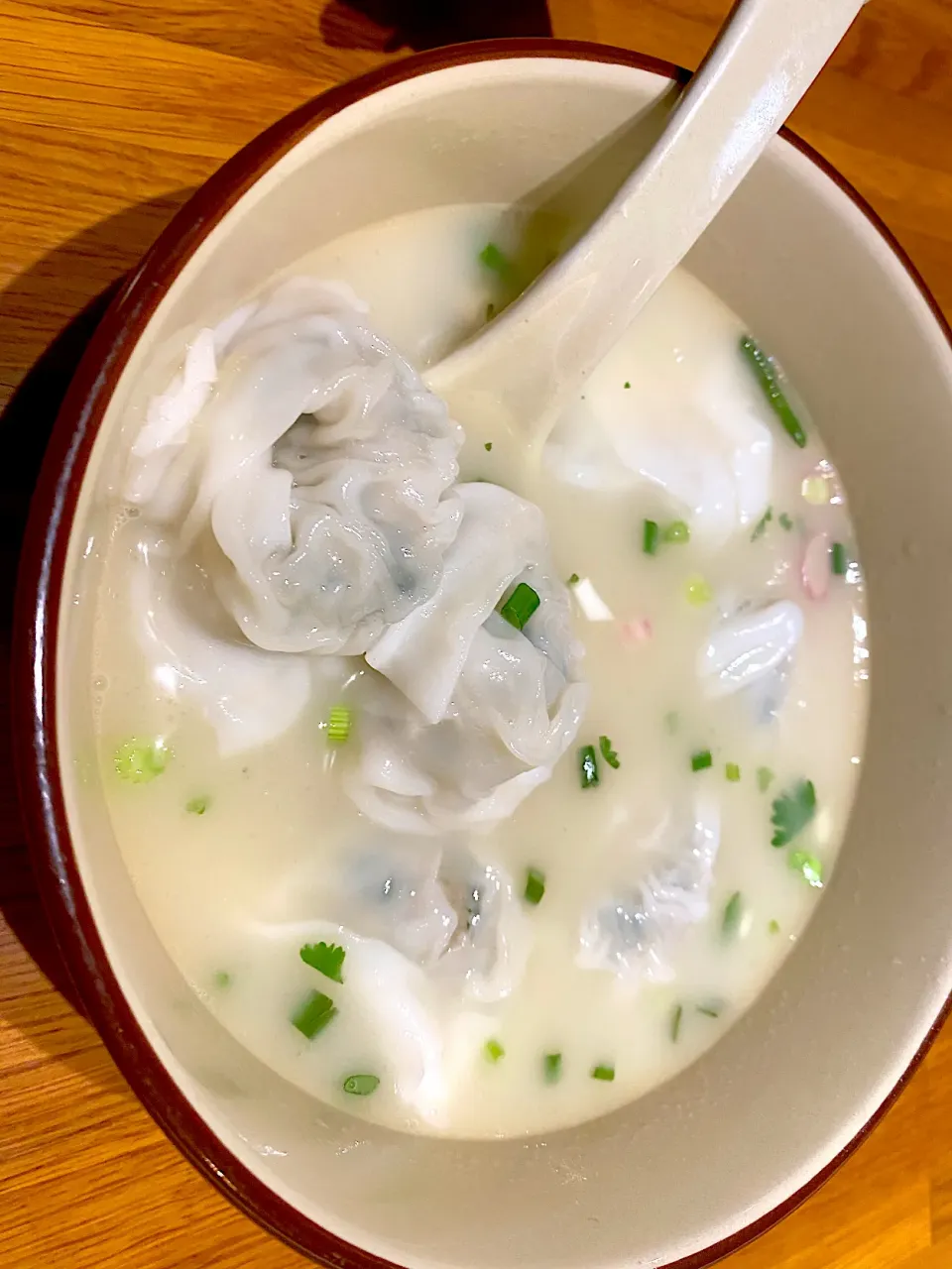 Vegetable and pork wanton in signature pork bone soup|skyblueさん