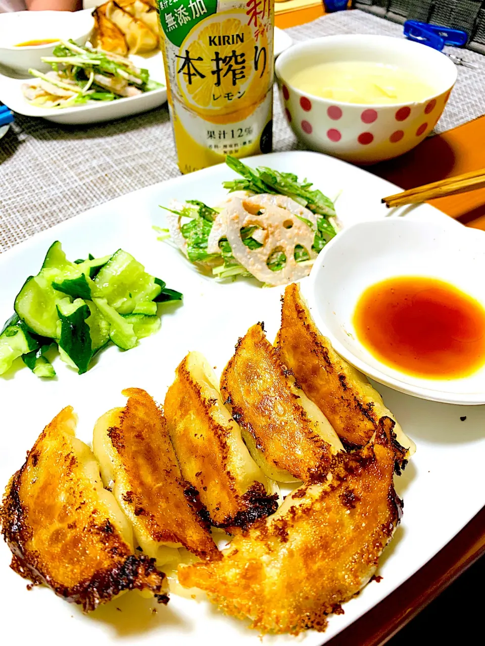 取り寄せ餃子がやっと届いたー🥟✨　レンコン明太マヨときゅうりの中華漬け　姫皮中華スープ|ちはるさん