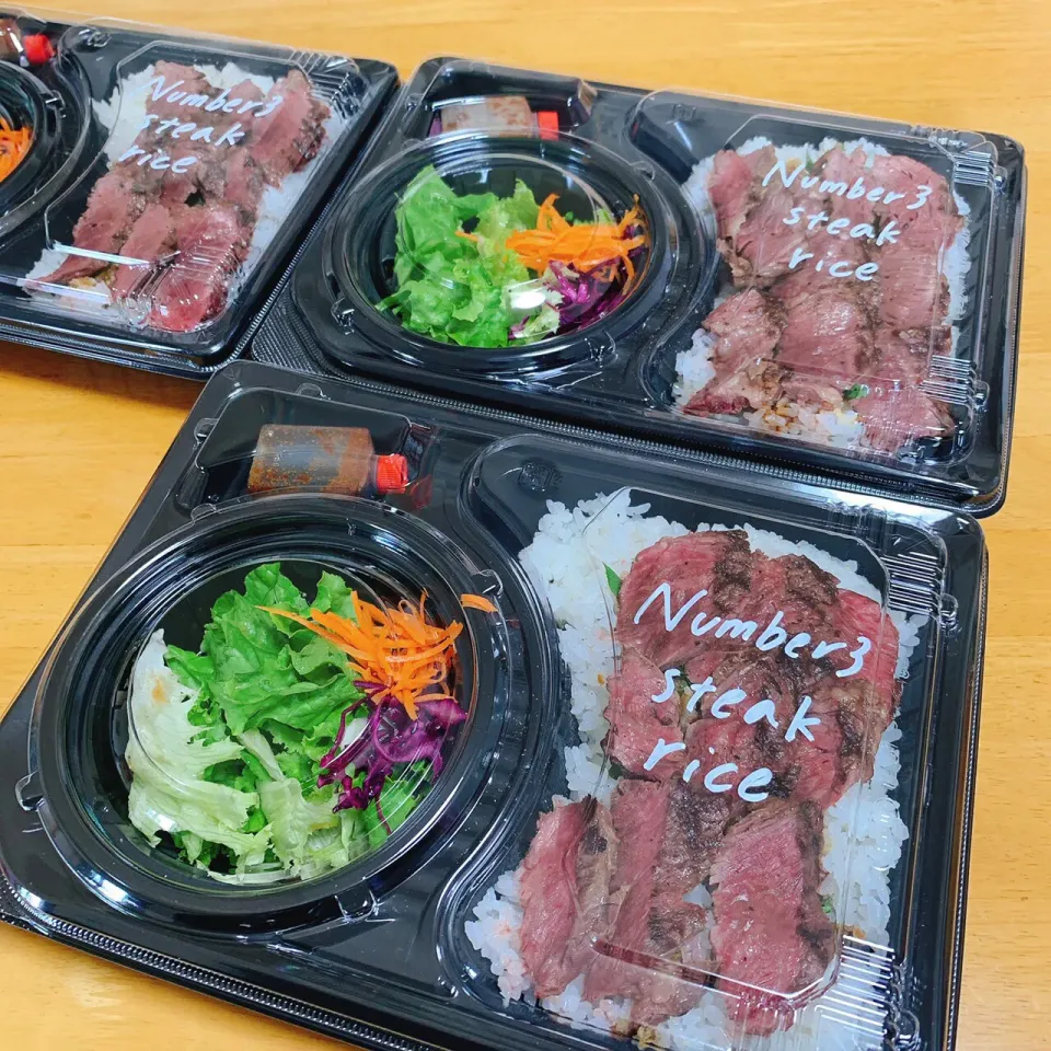 ステーキライス弁当🥩|ちゃみこさん