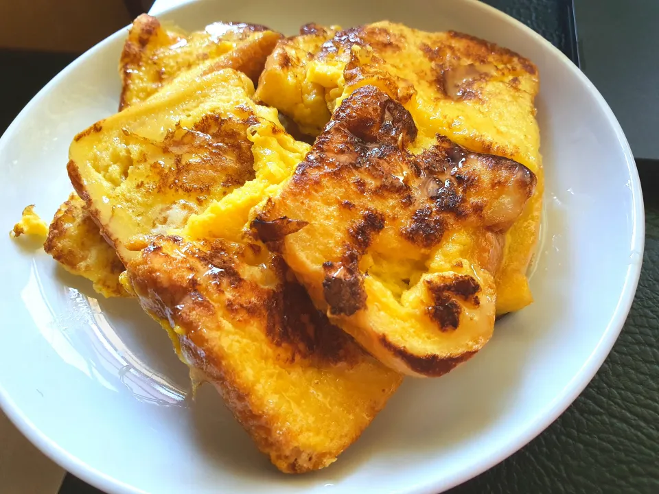 Snapdishの料理写真:French Toast with condensed milk drizzle🥰🍀|🌷lynnlicious🌷さん